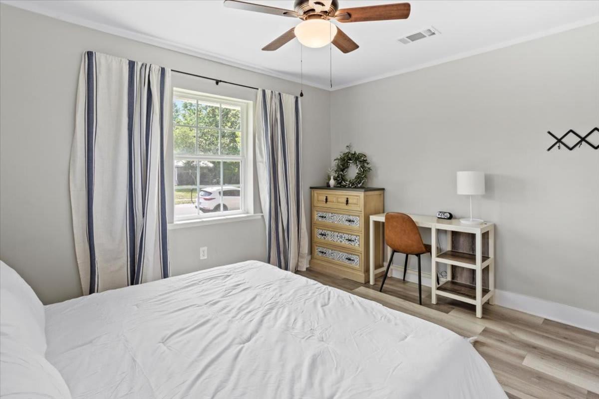 Ranch Home Gem 5Br Home Sleeps 12 With Game Room 걸프포트 외부 사진